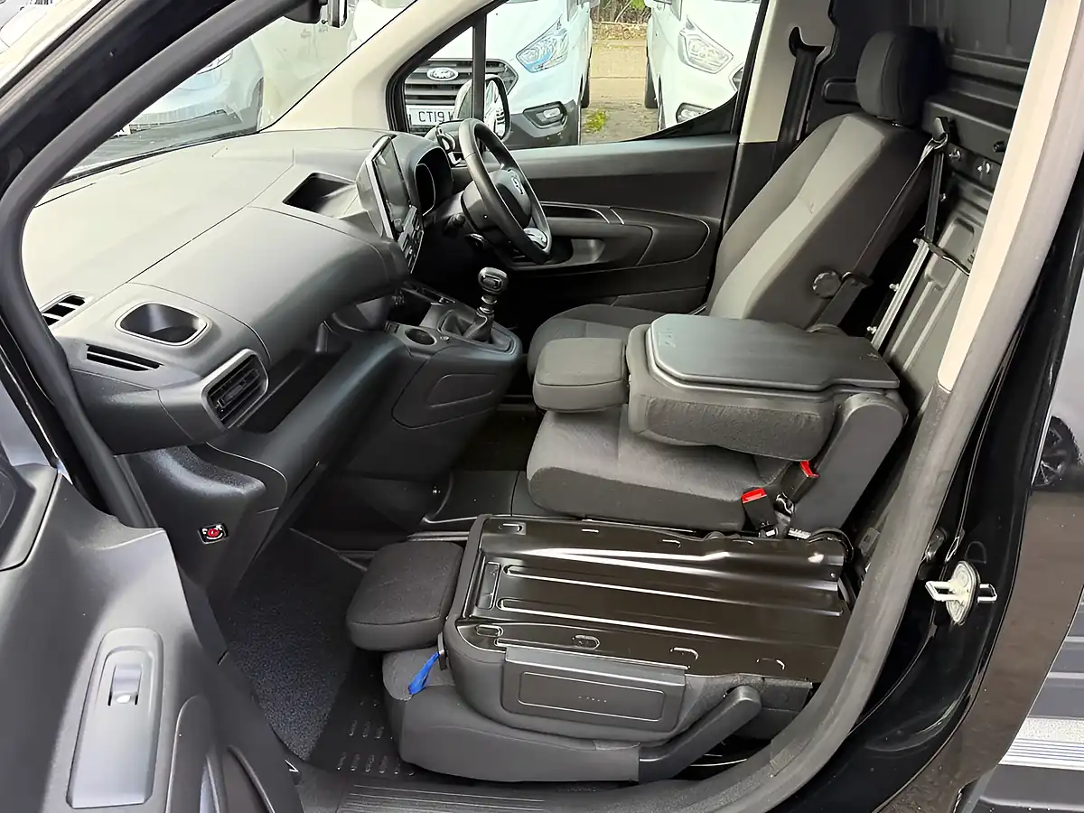 Used 2023 Toyota Proace City Icon Black - Interior and Exterior details 17