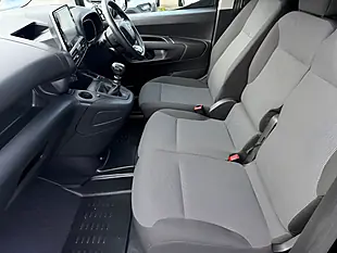 Used 2023 Toyota Proace City Icon Black - Interior and Exterior details 5