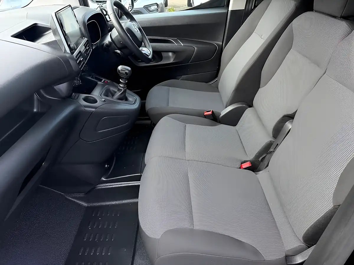 Used 2023 Toyota Proace City Icon Black - Interior and Exterior details 5