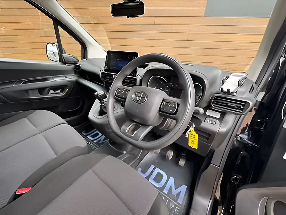 Used 2023 Toyota Proace City Icon Black - Interior and Exterior details 18