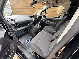 Used 2023 Toyota Proace City Icon Black - Interior and Exterior details 20