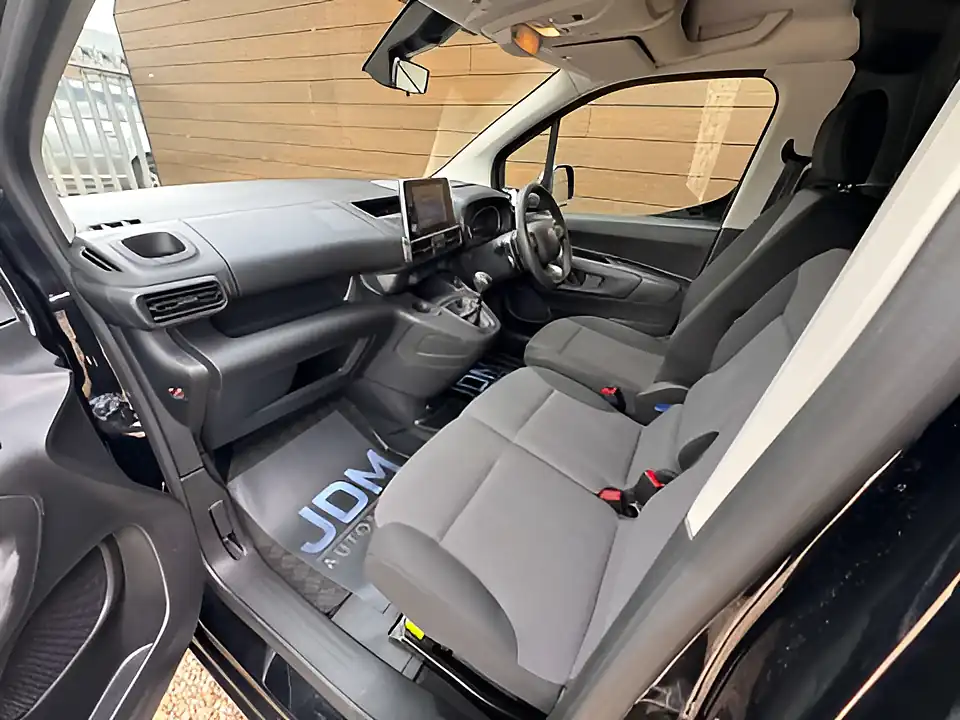 Used 2023 Toyota Proace City Icon Black - Interior and Exterior details 20