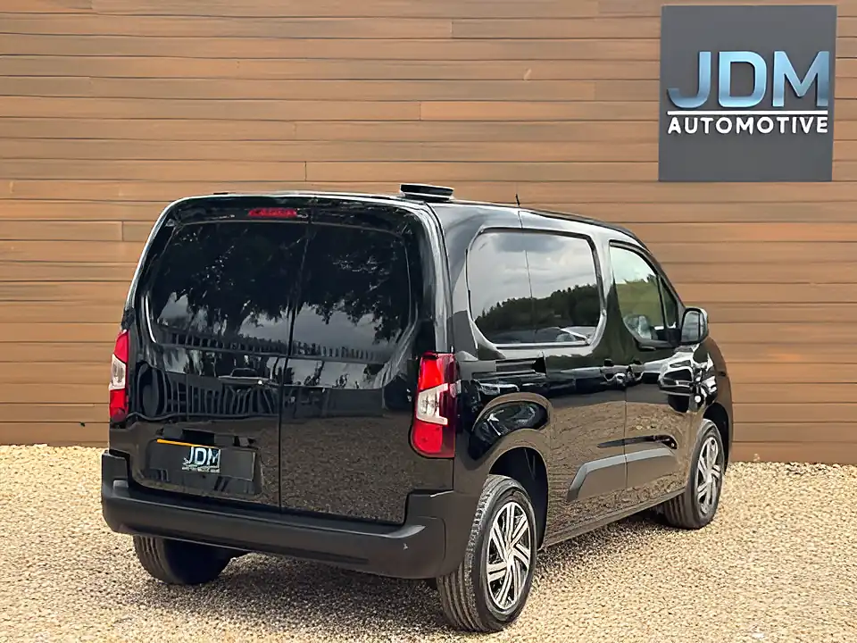 Used 2023 Toyota Proace City Icon Black - Interior and Exterior details 3