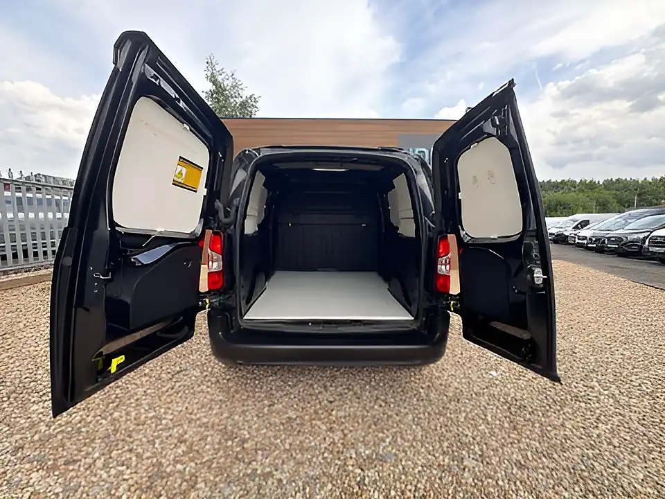 Used 2023 Toyota Proace City Icon Black - Interior and Exterior details 5