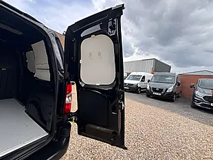 Used 2023 Toyota Proace City Icon Black - Interior and Exterior details 7
