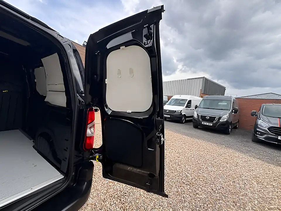 Used 2023 Toyota Proace City Icon Black - Interior and Exterior details 7