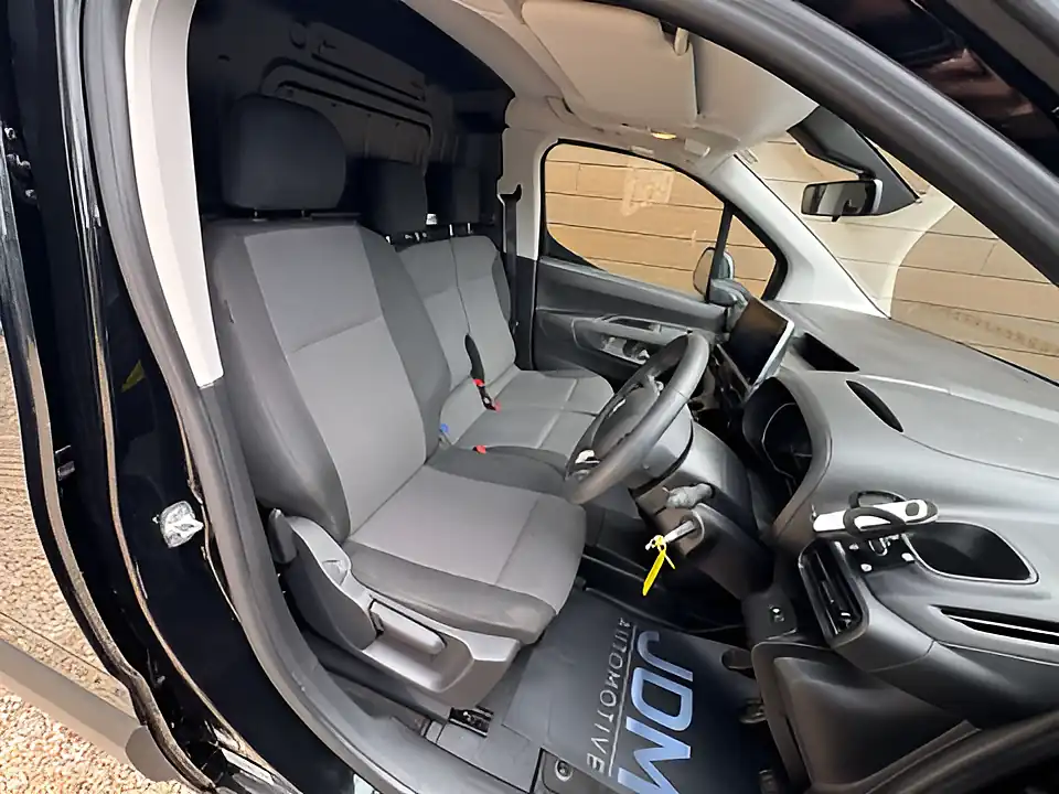 Used 2023 Toyota Proace City Icon Black - Interior and Exterior details 11