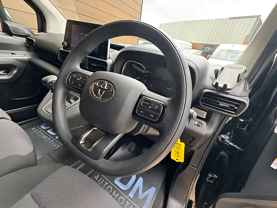Used 2023 Toyota Proace City Icon Black - Interior and Exterior details 12