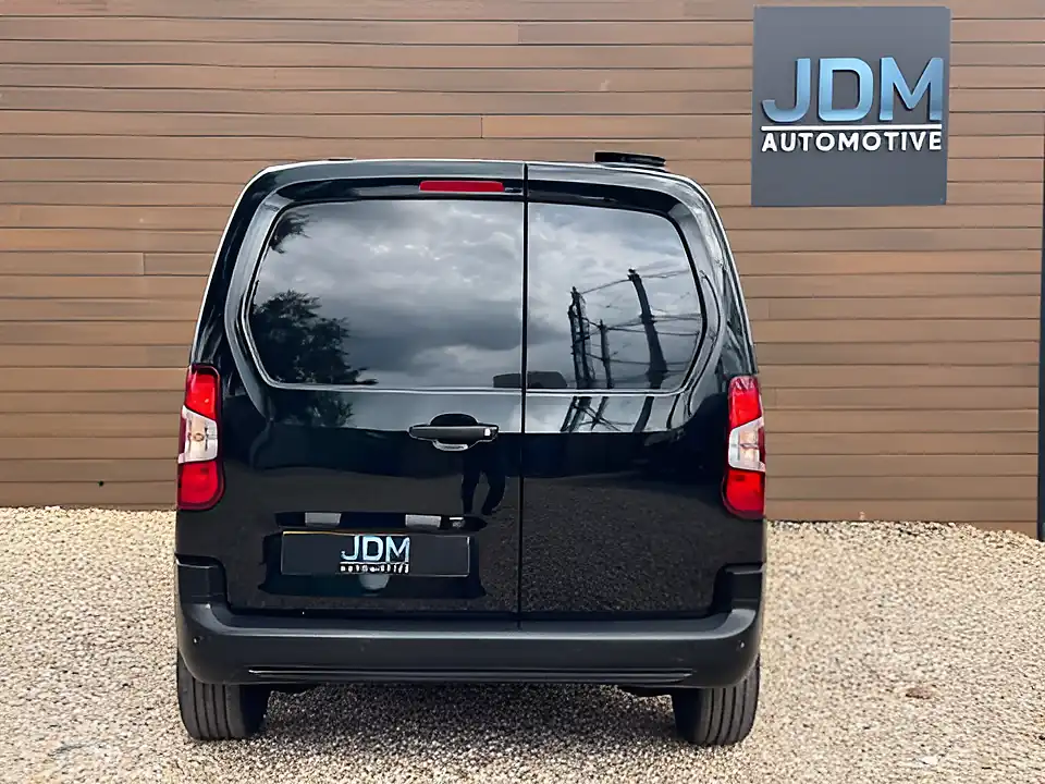 Used 2023 Toyota Proace City Icon Black - Interior and Exterior details 4