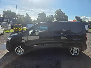 Used 2023 Toyota Proace City Icon Short Panel Van Swb Black - Interior and Exterior details 10