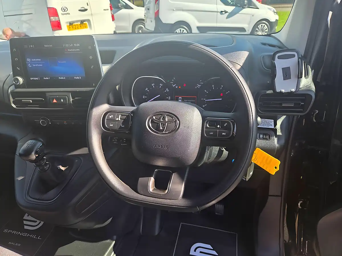 Used 2023 Toyota Proace City Icon Short Panel Van Swb Black - Interior and Exterior details 16