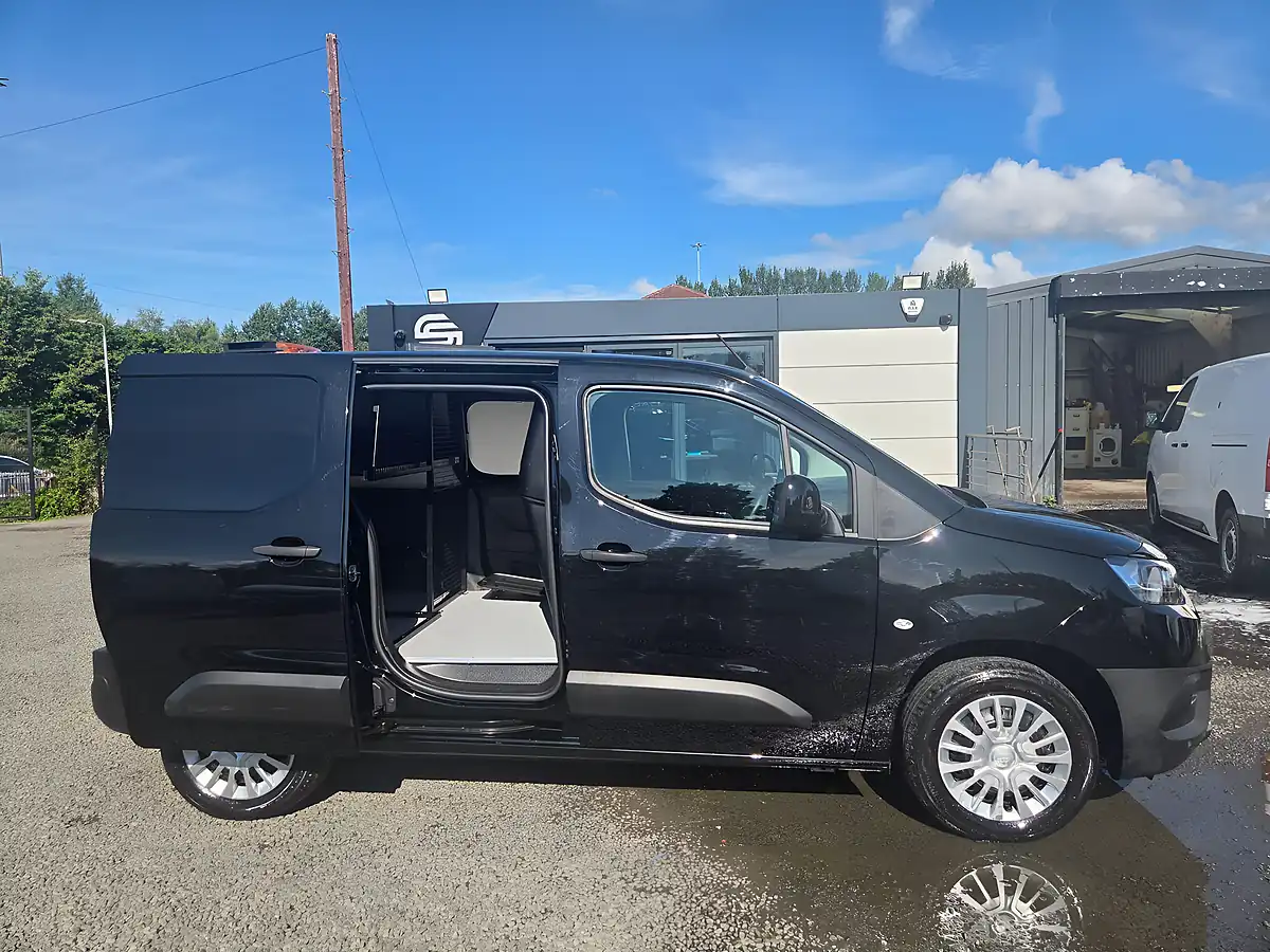 Used 2023 Toyota Proace City Icon Short Panel Van Swb Black - Interior and Exterior details 4