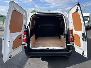 Used 2023 Toyota Proace City Icon White - Interior and Exterior details 12