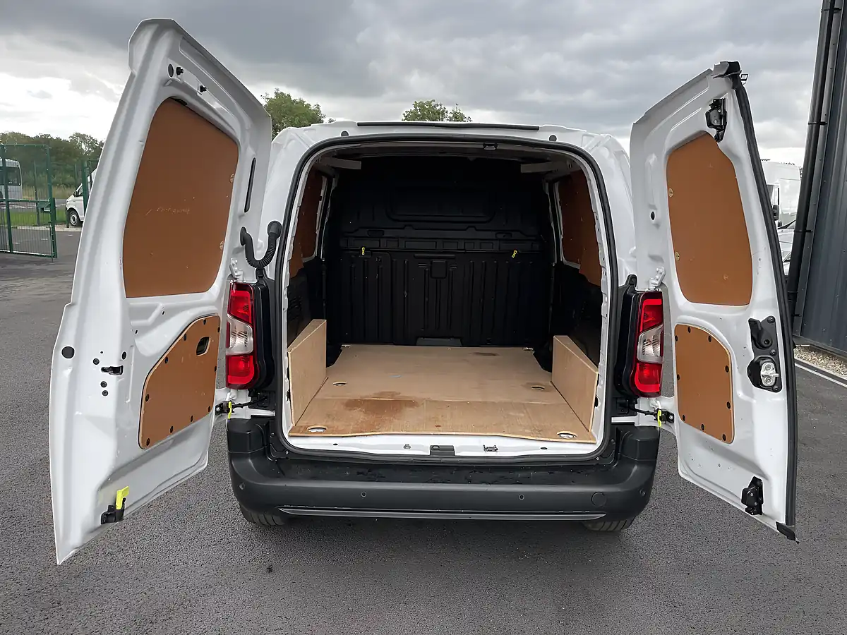 Used 2023 Toyota Proace City Icon White - Interior and Exterior details 10