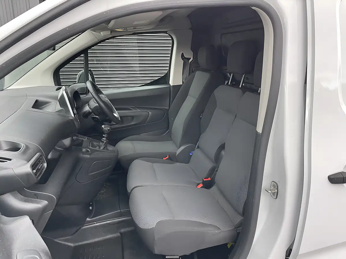 Used 2023 Toyota Proace City Icon White - Interior and Exterior details 13