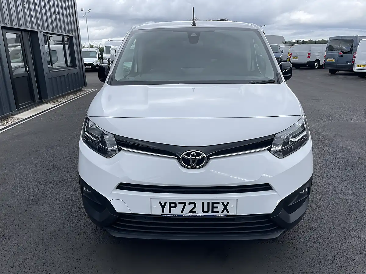 Used 2023 Toyota Proace City Icon White - Interior and Exterior details 3