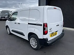 Used 2023 Toyota Proace City Icon White - Interior and Exterior details 5