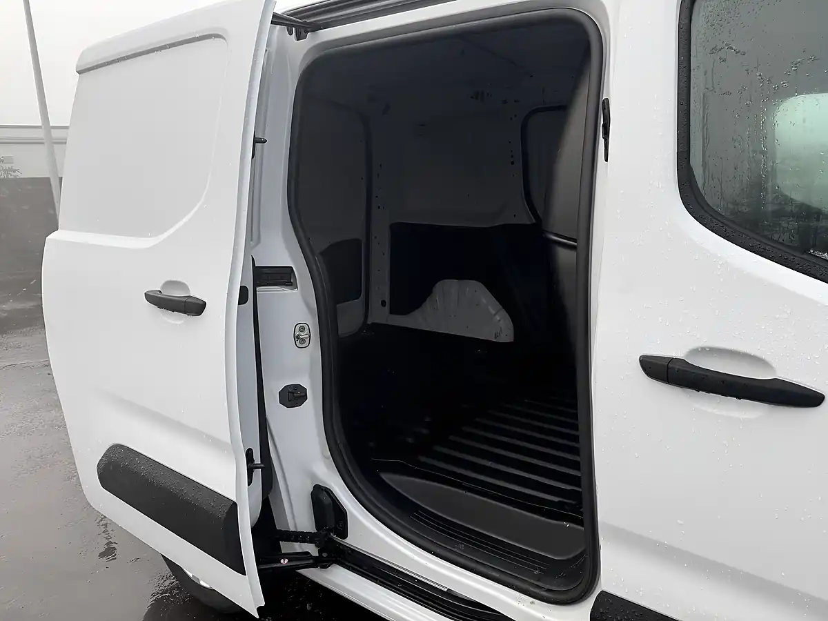 Used 2023 Toyota Proace City Icon White - Interior and Exterior details 10