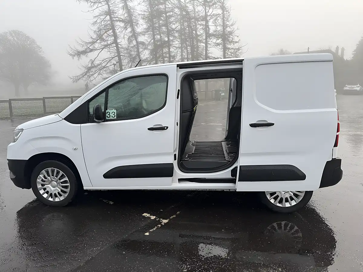 Used 2023 Toyota Proace City Icon White - Interior and Exterior details 14