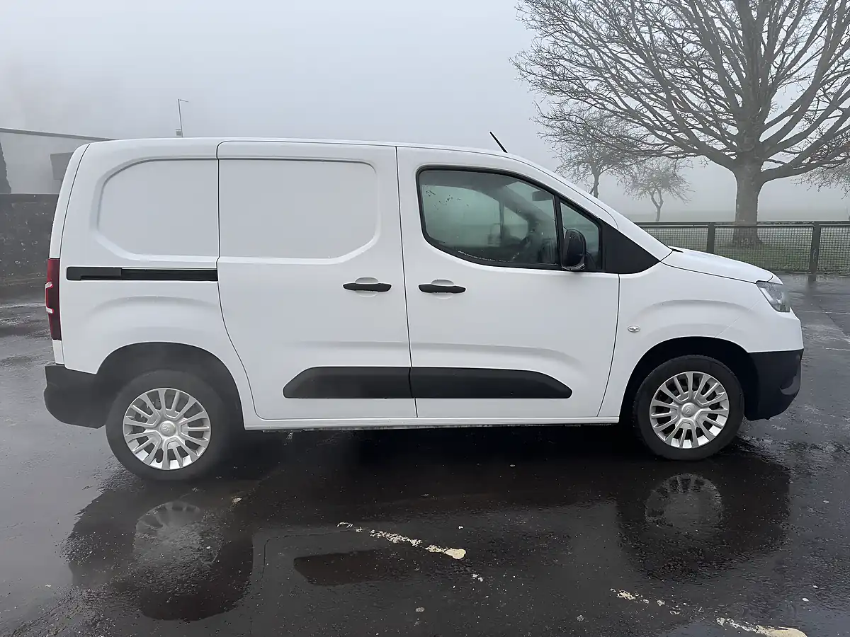 Used 2023 Toyota Proace City Icon White - Interior and Exterior details 7