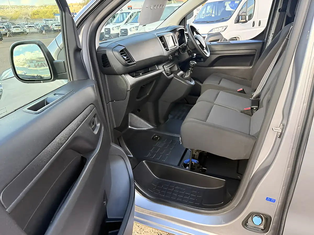 Used 2023 Toyota Proace Icon Grey - Interior and Exterior details 12
