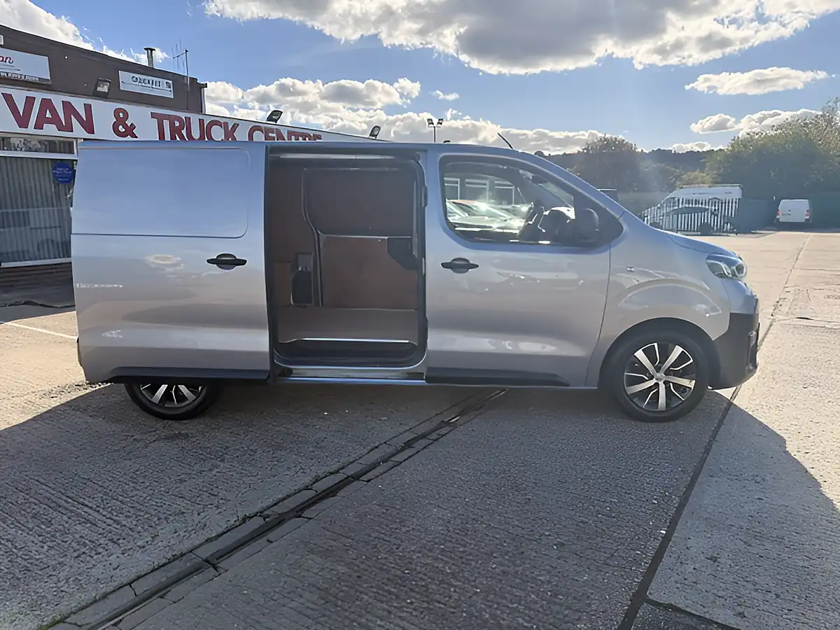 Used 2023 Toyota Proace Icon Grey - Interior and Exterior details 3