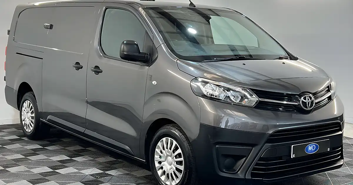 Used 2023 Toyota Proace Icon Grey - Front View