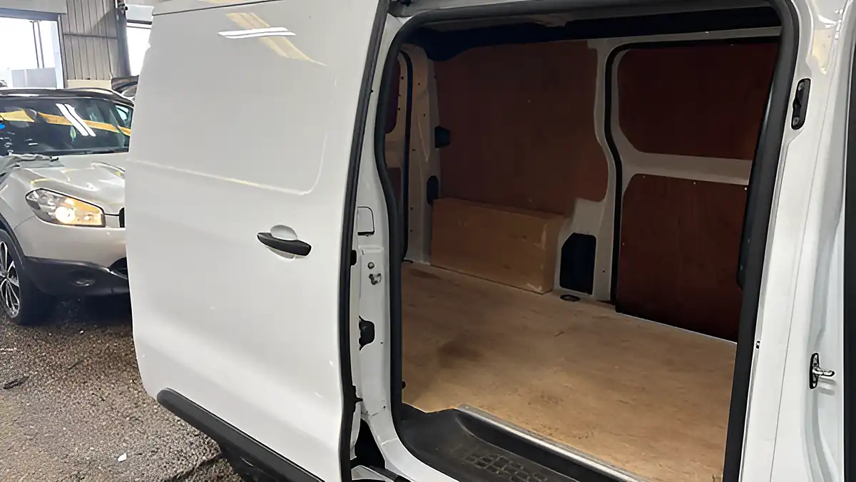 Used 2023 Toyota Proace Icon Medium Panel Van White - Interior and Exterior details 10