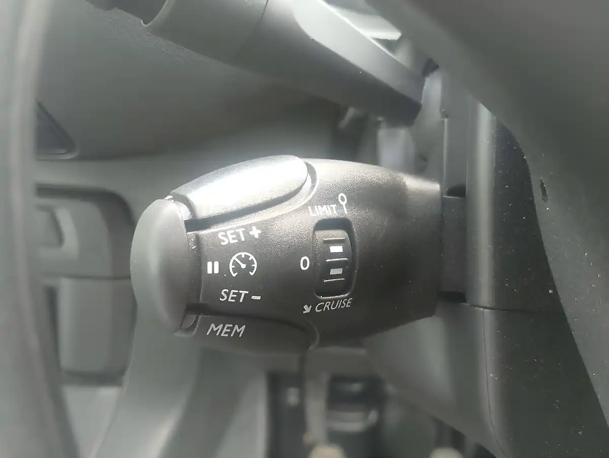 Used 2023 Toyota Proace Icon White - Interior and Exterior details 14
