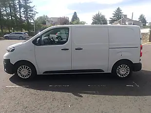 Used 2023 Toyota Proace Icon White - Interior and Exterior details 4