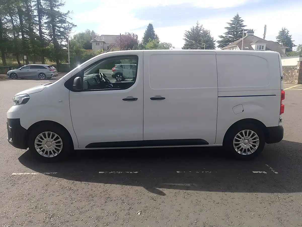 Used 2023 Toyota Proace Icon White - Interior and Exterior details 4