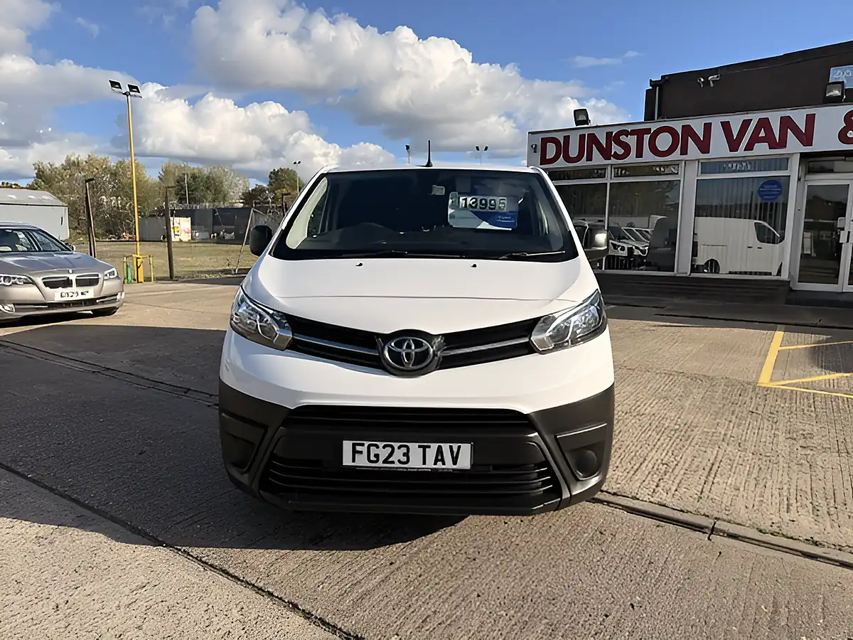 Used 2023 Toyota Proace Icon White - Interior and Exterior details 12