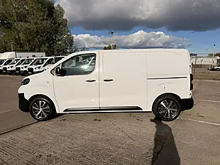 Used 2023 Toyota Proace Icon White - Interior and Exterior details 8