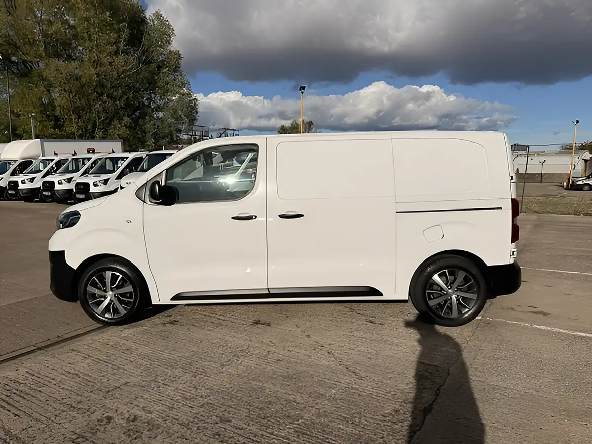 Used 2023 Toyota Proace Icon White - Interior and Exterior details 8