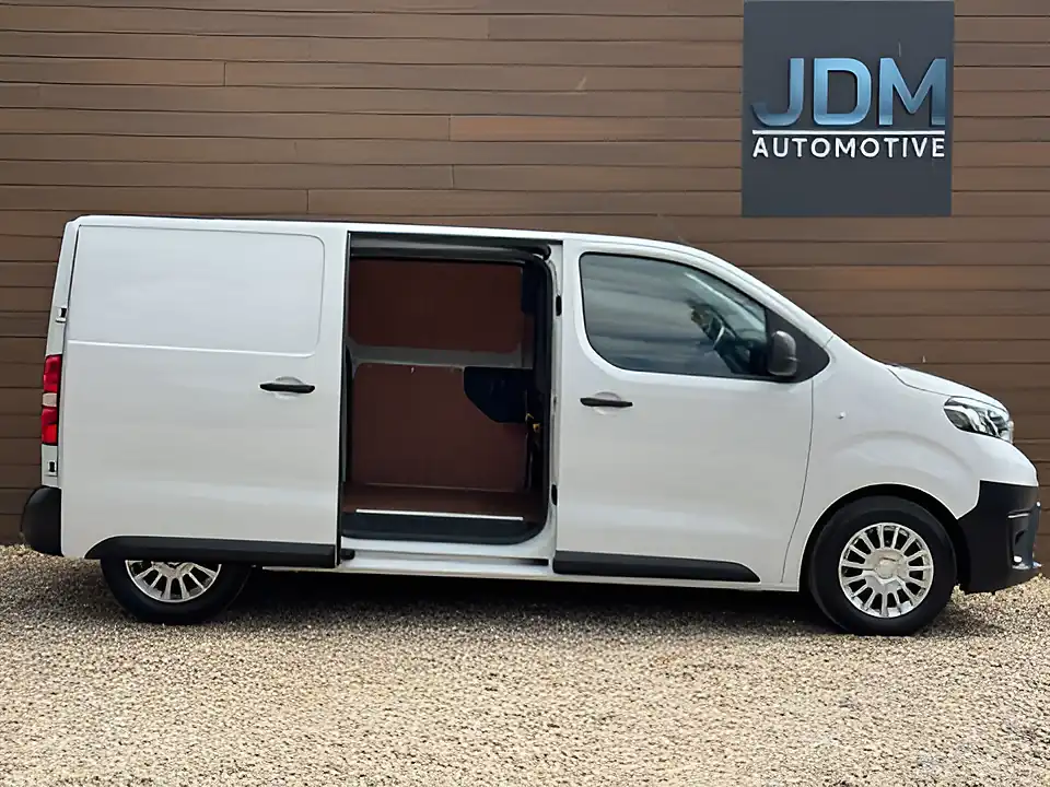 Used 2023 Toyota Proace Icon White - Interior and Exterior details 3