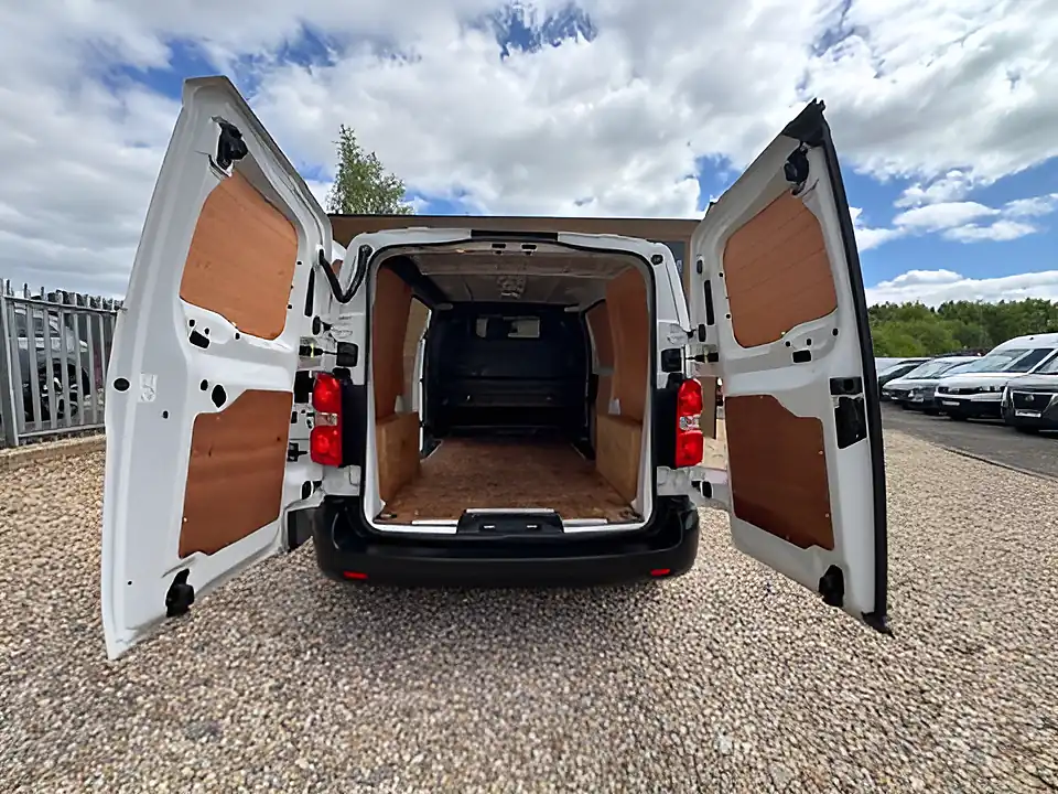 Used 2023 Toyota Proace Icon White - Interior and Exterior details 6