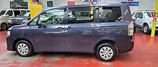 Used 2023 Toyota Voxy Purple - Interior and Exterior details 15