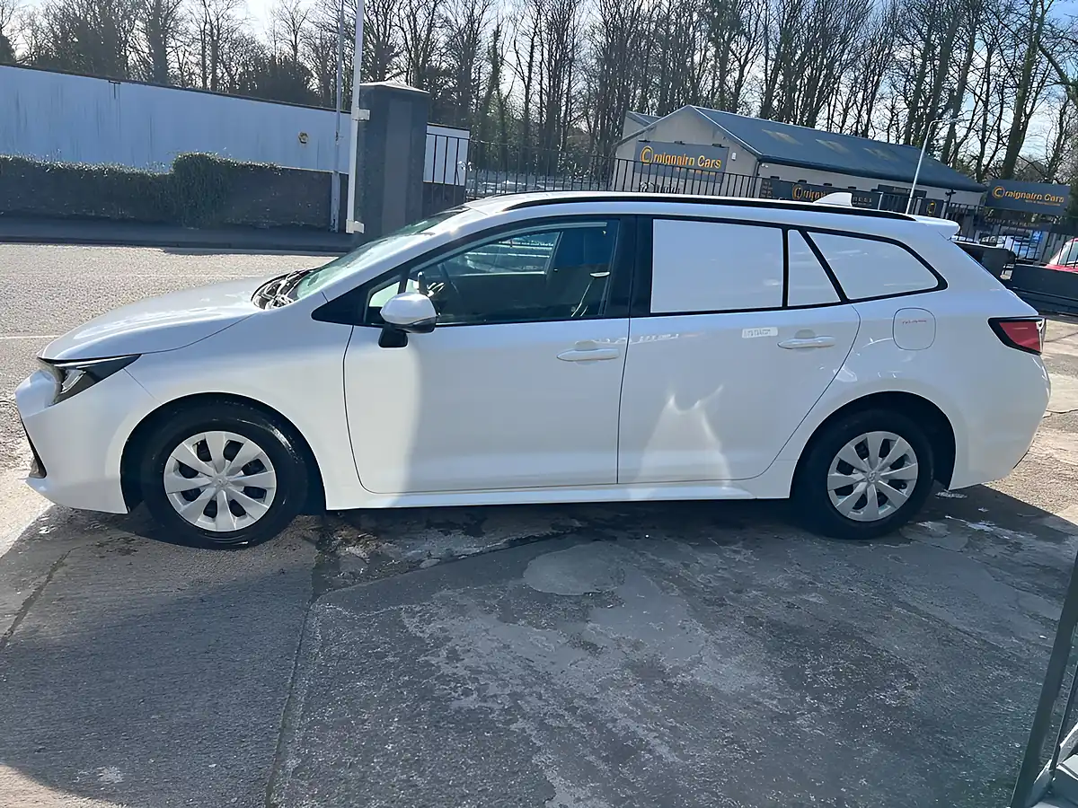 Used 2023 Toyota White - Interior and Exterior details 5