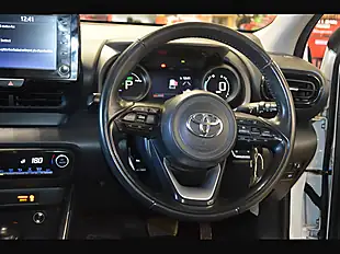 Used 2023 Toyota Yaris Design White - Interior and Exterior details 14