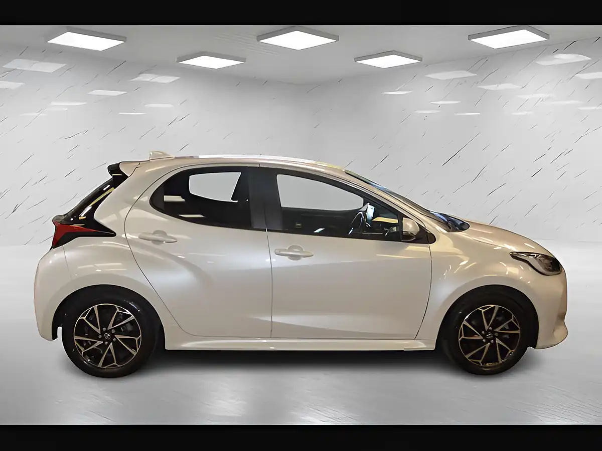 Used 2023 Toyota Yaris Design White - Interior and Exterior details 9