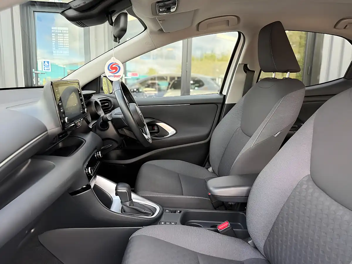 Used 2023 Toyota Yaris Design White - Interior and Exterior details 14