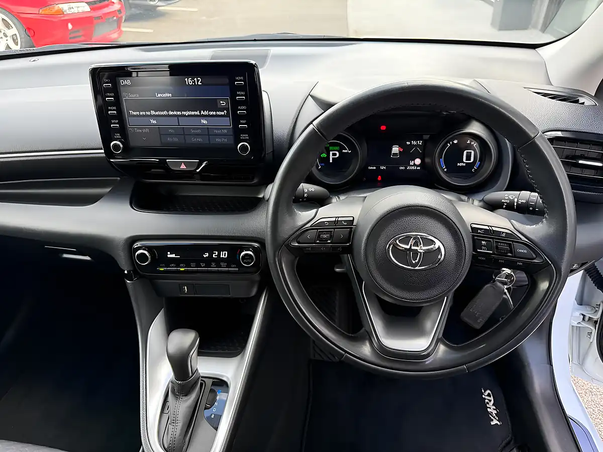 Used 2023 Toyota Yaris Design White - Interior and Exterior details 20