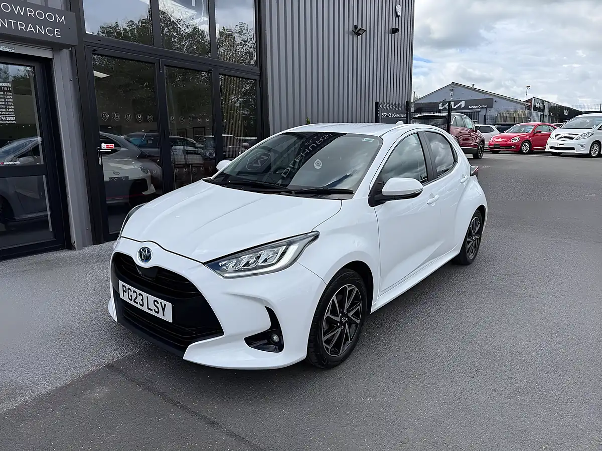 Used 2023 Toyota Yaris Design White - Interior and Exterior details 9
