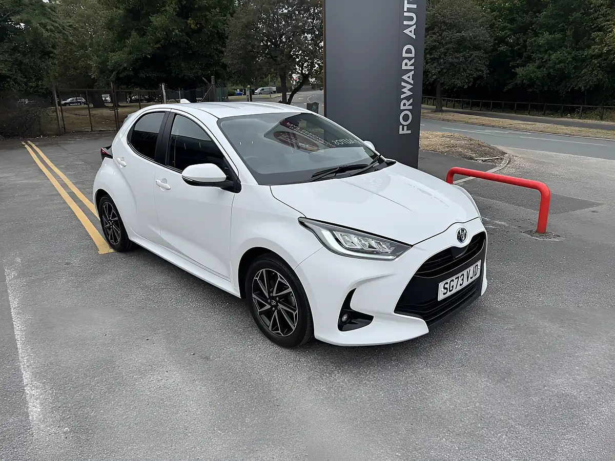 Used 2023 Toyota Yaris Design White - Front View