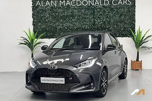 2023 Toyota Yaris GR SPORT 1.5 VVT-h