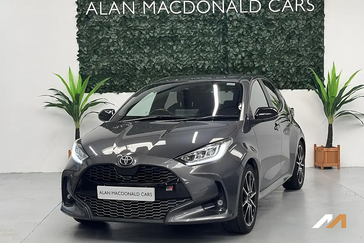 Used 2023 Toyota Yaris Gr Sport Decuma Grey - Front View
