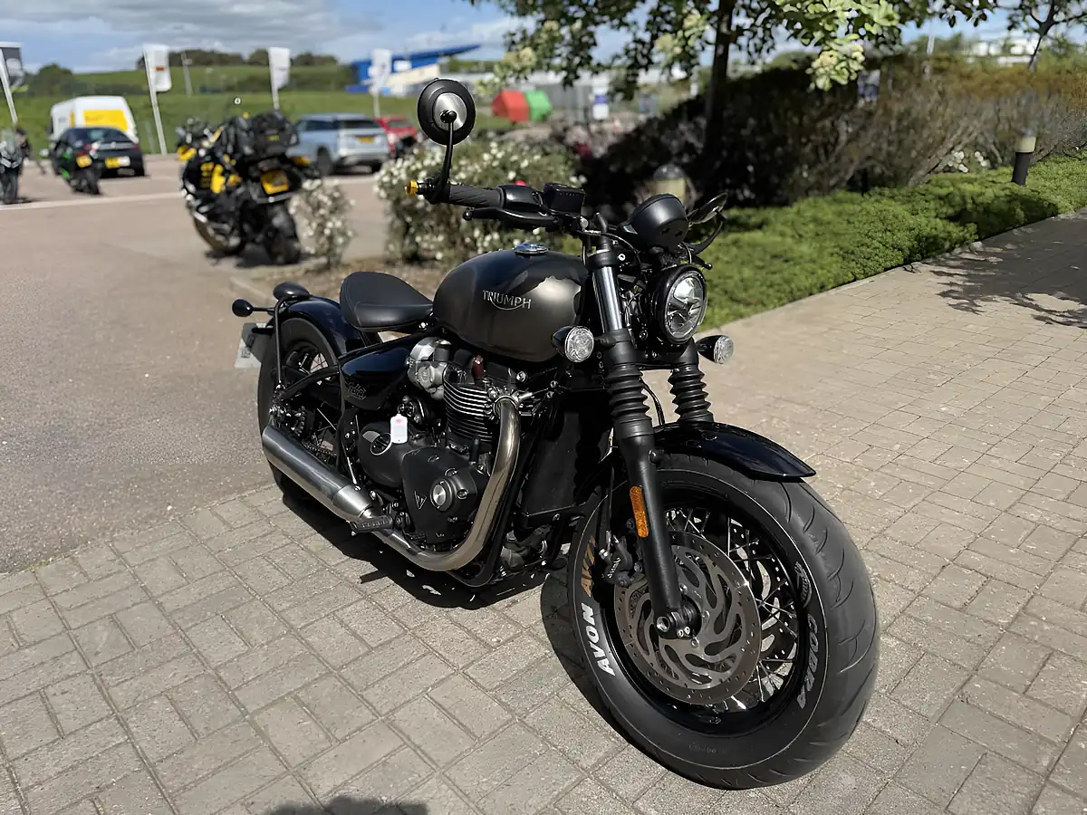 Used 2023 Triumph Bobber Grey - Interior and Exterior details 4
