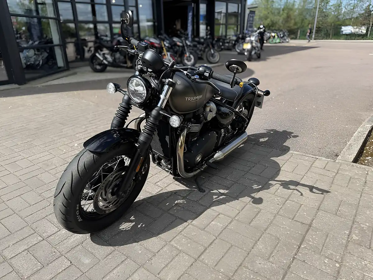 Used 2023 Triumph Bobber Grey - Interior and Exterior details 6