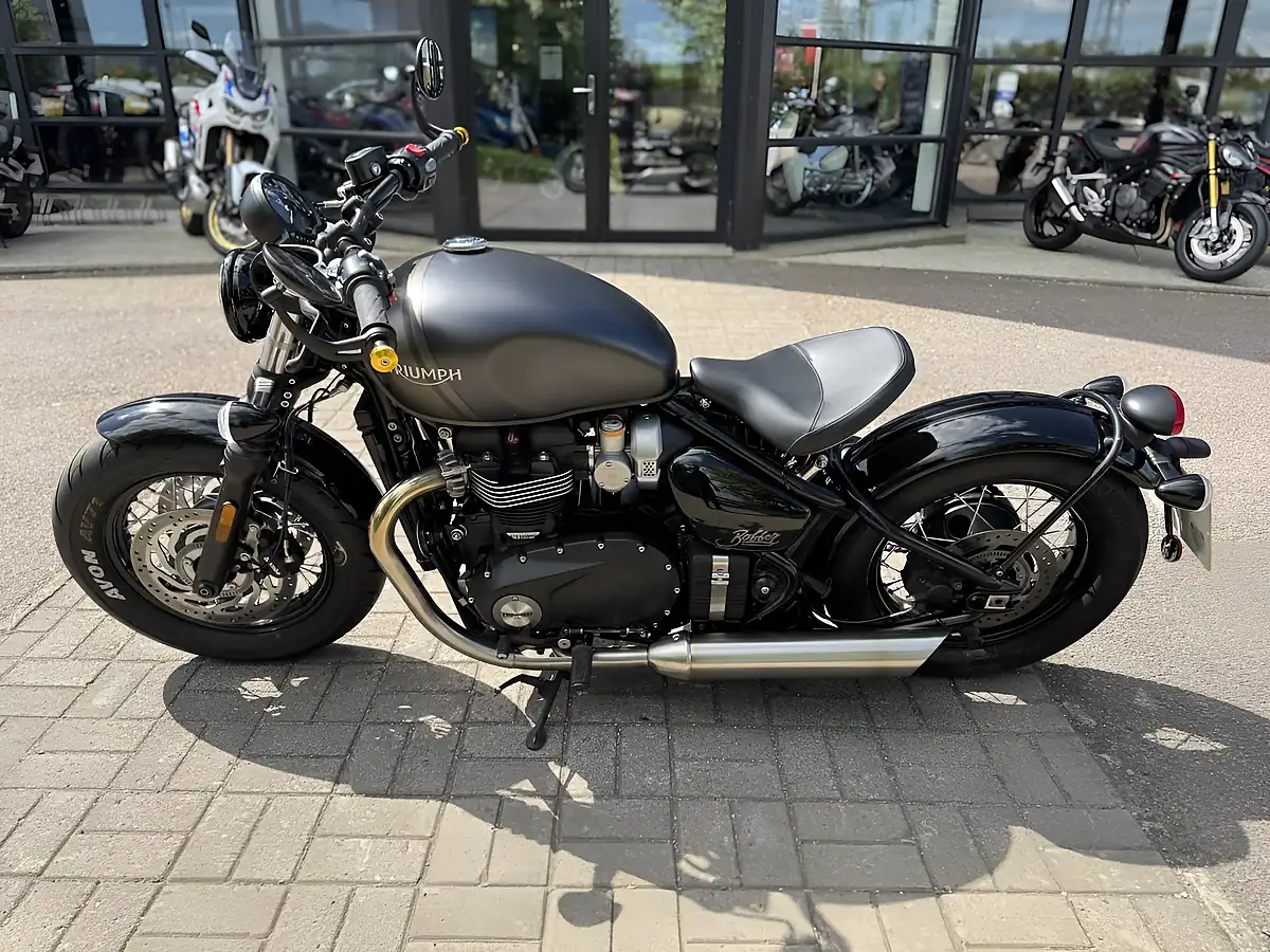 Used 2023 Triumph Bobber Grey - Interior and Exterior details 7