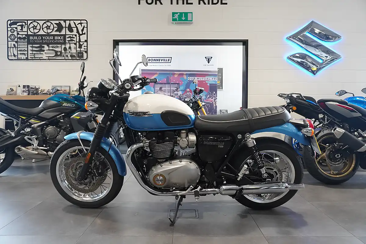 Used 2023 Triumph Bonneville T120 Blue Metallic - Interior and Exterior details 2